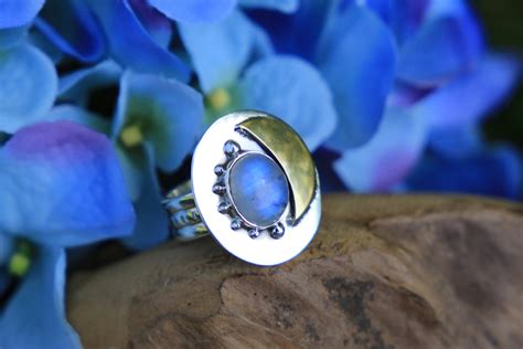 Tap into the Moon's Energy with Moonstone Rings for Spiritual Guidance